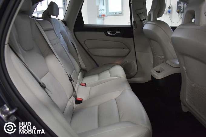 VOLVO XC60 D4 AWD Geartronic Business